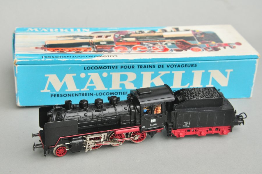 Märklin Baureihe 141 mit zugerüsteter Pufferbohle